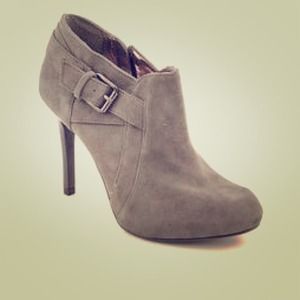 Suede gray Alfani Paola booties
