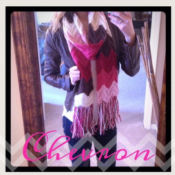 CHEVRON scarf