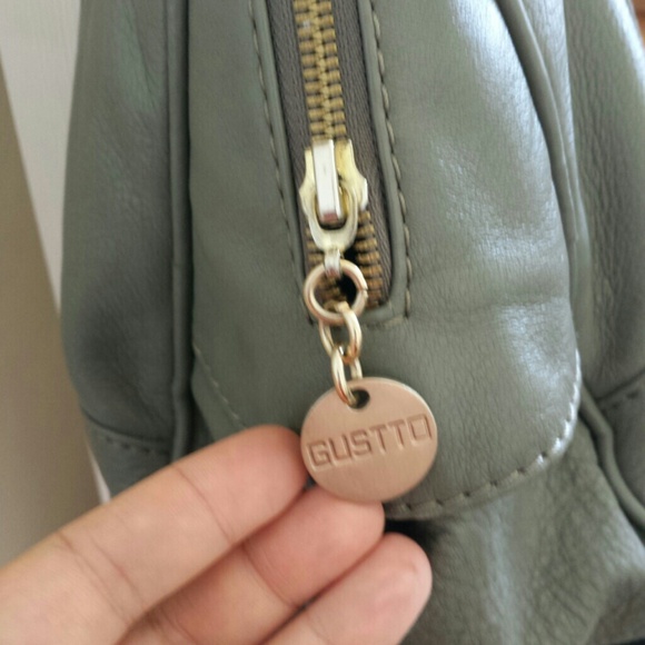 GUSTTO bowler bag in charcoal - Picture 2 of 3