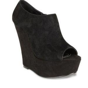 Steve Madden black leather peep toe booties
