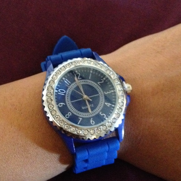 Sold 🎉 for @kmasse Blue watch with crystals 😍😍