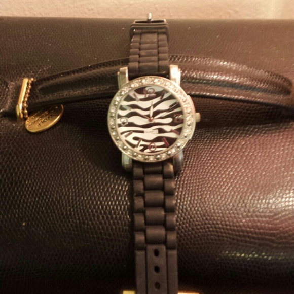 WATCH BUNDLE! WILL SEPARATE IF REQUESTED - Picture 2 of 3