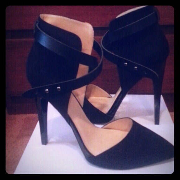 xReducedx Sexy  Black Suede Ankle Strap Heels