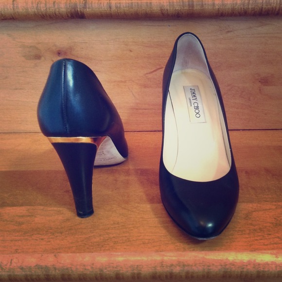 Jimmy Choo round-toed pump