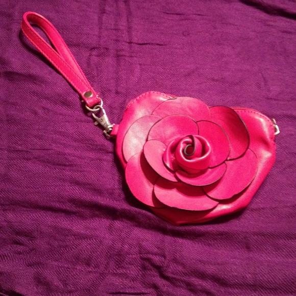 Rose Wristlet - Picture 1 of 4