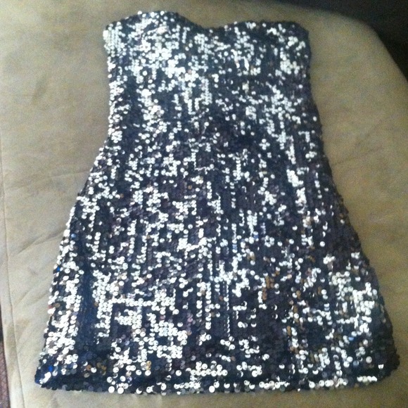 Sequined tube dress; worn once. Perfect for nye!