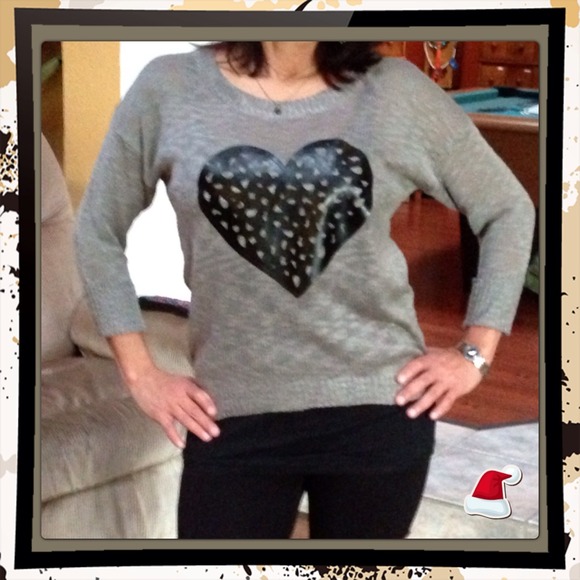 SOLD SOLD🎉HP 12/7/13 🎉 Sweater and leather