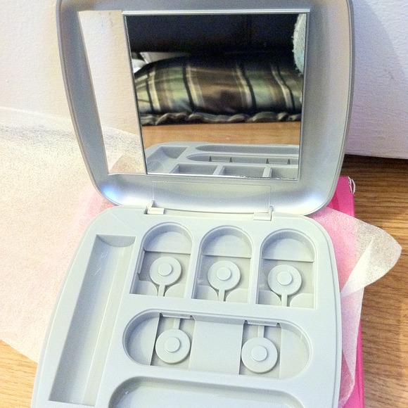 Small MaryKay Signature compact!