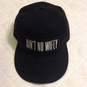 Ain't No Wifey | Black SnapBack Cap