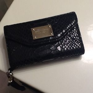 MK IPhone 4 or 4s case\wallet☀