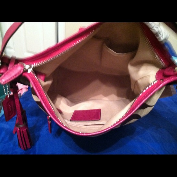 NWT duffle purse - Picture 3 of 3