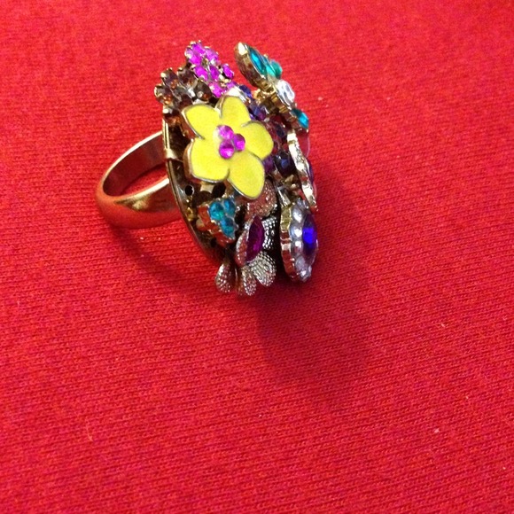 Flower ring - Picture 3 of 4