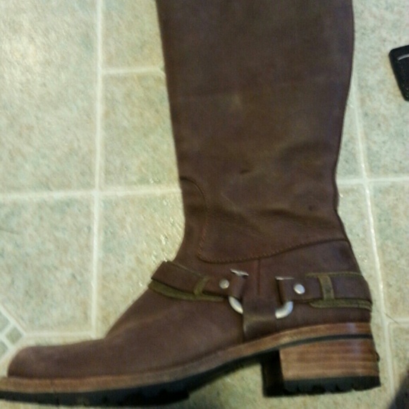 Size 7 authentic liberty boot uggs - Picture 2 of 3