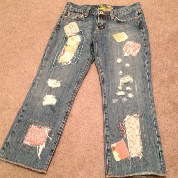 Sale!!! /Miss Me Capri Jeans