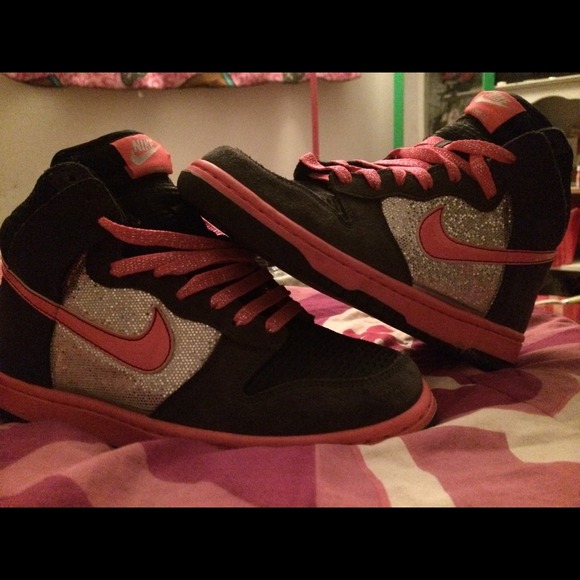 Women's nikes 6.0