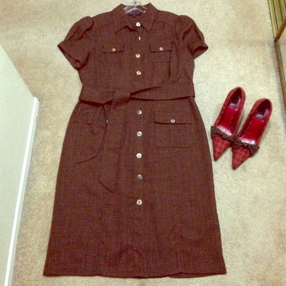 Dresses & Skirts - Gorgeous vintage style brown dress