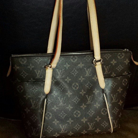 Purse - Picture 2 of 4