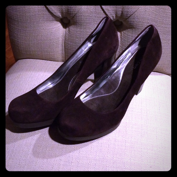 Calvin Klein Suede Pumps *reduced*