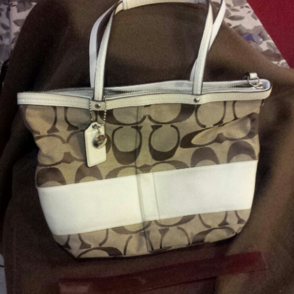 Signature print coach purse authentic