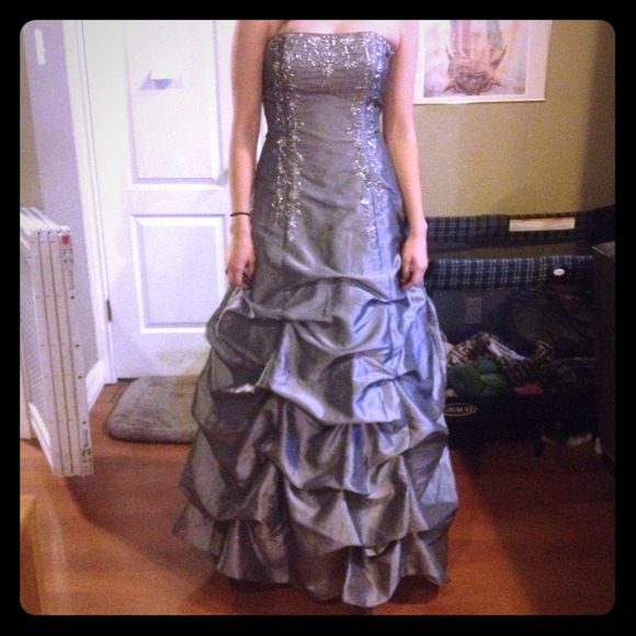 Beautiful formal ball gown!