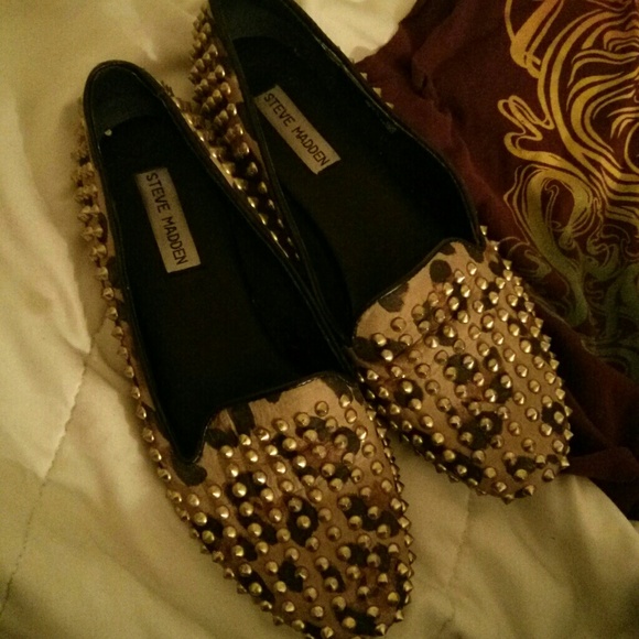 🔥SALE🔥Steve madden gold spiked leopard flats - Picture 2 of 4