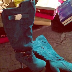 Teal knee boots! Killing