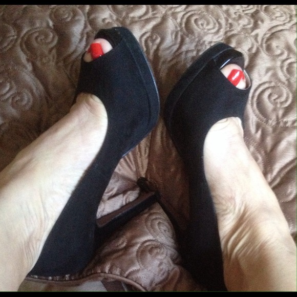 Grupo Diez Shoes - 👠 End of Summer Sale🎈Black peep toe.