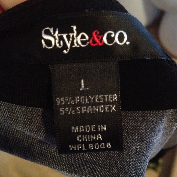 SOLD💋Great shirt-silk feel - Picture 2 of 2