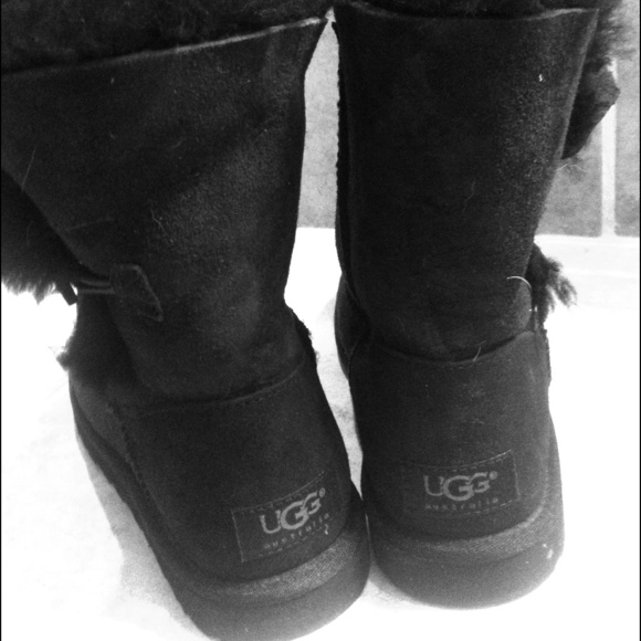 ❗ON HOLD❗Black Bailey Button Uggs