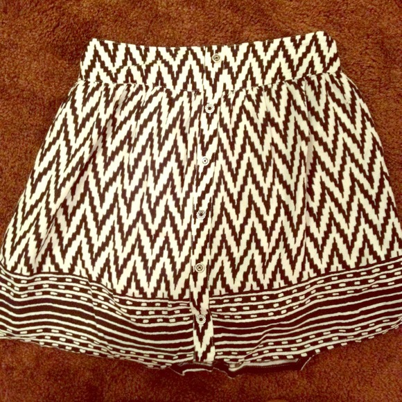 Tribal button skirt 🎀 - Picture 1 of 3