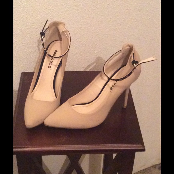 Mid heel pumps