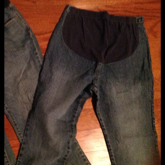 ✂✂sold✂✂Maternity jeans- med.