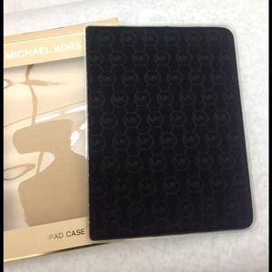 Michael Kors. IPAD CASE