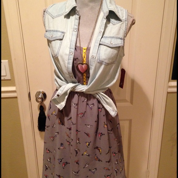 Bleached Denim Arizona Jean Co sleeveless blouse