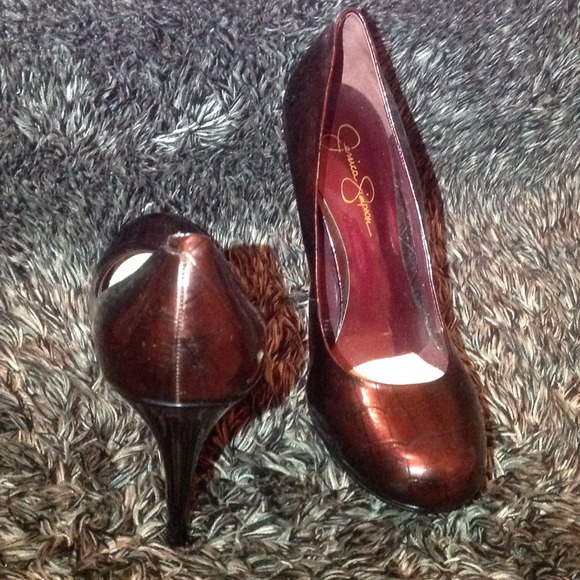 JS Layla Wine Red Round Toe Platform Pumps Sz 9.5 - Picture 2 of 4