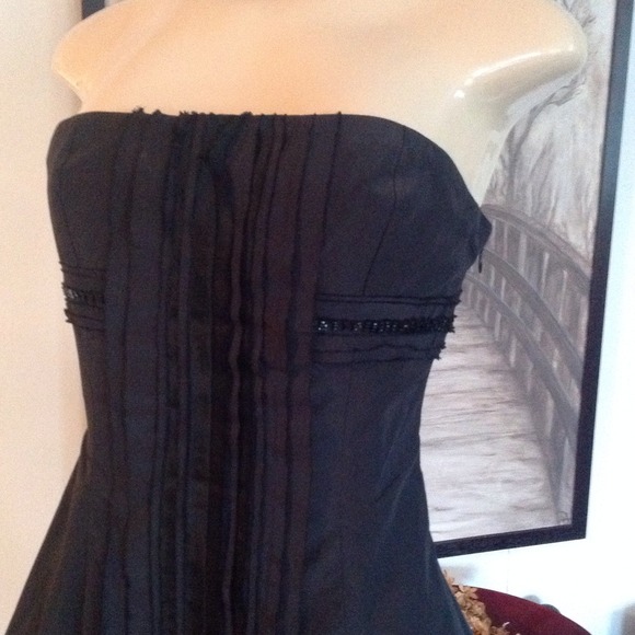 STUNNING BCBG MAX AZRIA DRESS - Picture 2 of 4