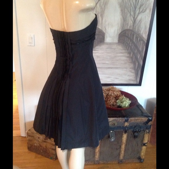 STUNNING BCBG MAX AZRIA DRESS - Picture 4 of 4