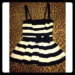 Reserved❌🎀Cute Hollister Top❌