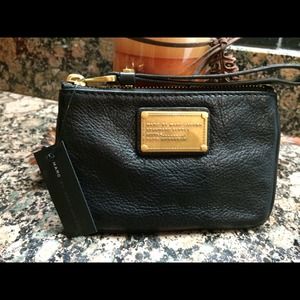 ❌SOLD❌ @redletterprintz MBMJ Classic Q Wristlet