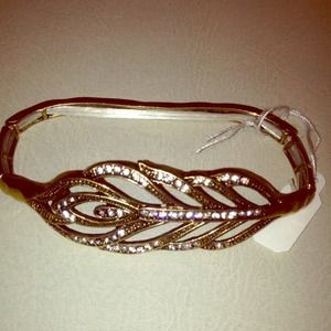 Gold stretch Braclet