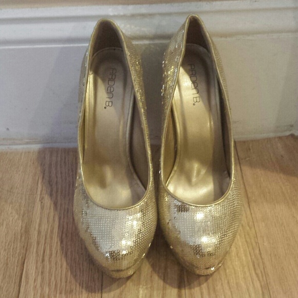 5" Gold sequins pumps