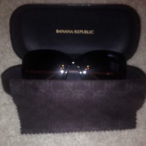 👓Banana Republic Sunglasses👓