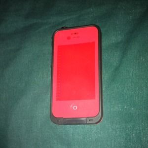 Life proof iPhone 4 and 4s waterproof case