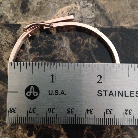 ⚡️SALE⚡️Designer inspired rose gold bangle. - Picture 2 of 4