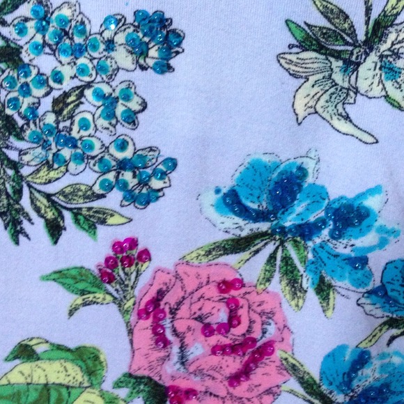 Chaudry KC Sports - Embellished V-neck Tee - Picture 4 of 5