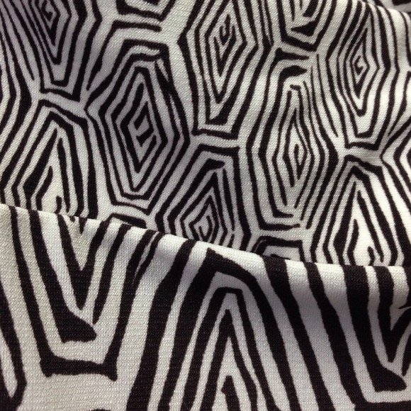 INC. - Tribal Flutter Sleeve Top - Picture 4 of 5