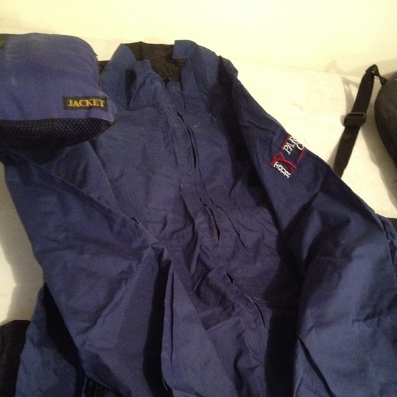 🎁SOLD 🎁Golf Rain Suit - Picture 3 of 4