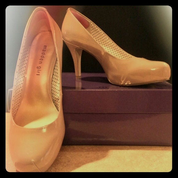 Madden Girl Nude Pumps