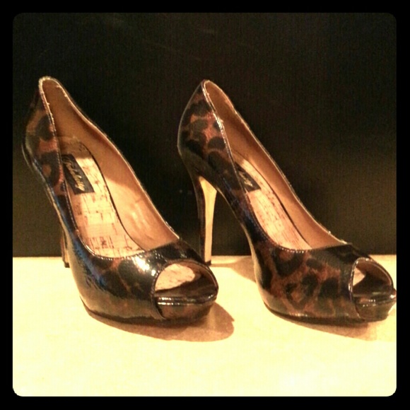 High heel open toe patten leather shoe