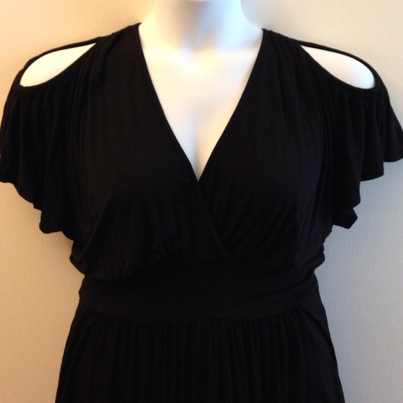Tops - COLD SHOULDER TOP SIZE 3X